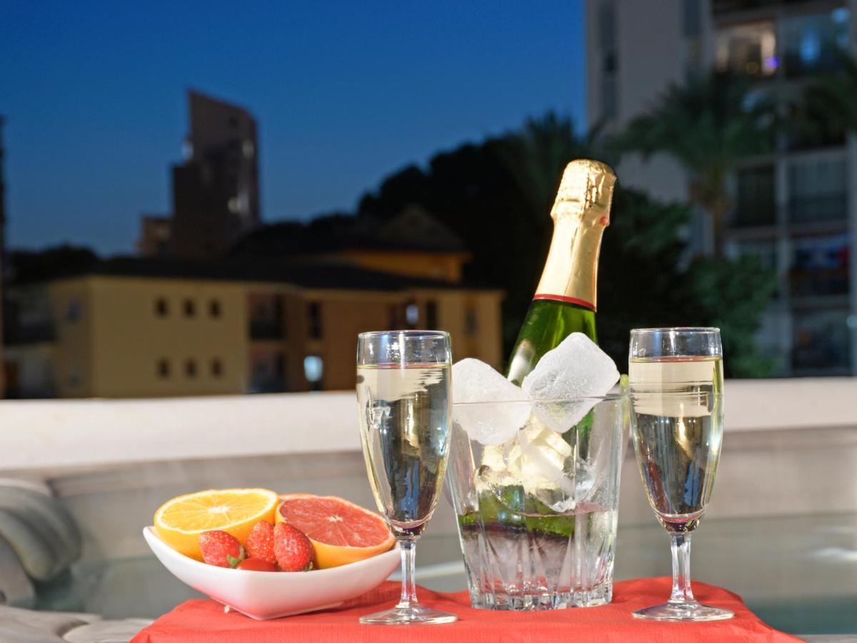 Isla De 1, Jacuzzi, 80m From The Sea, Ac, Bbq, Private Parking, Big Terrace Apartament